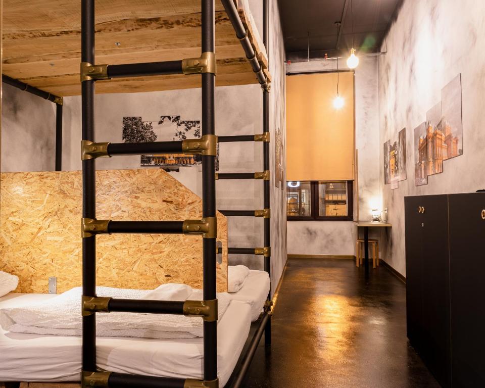 Номер (Односпальная кровать в общем номере с 4 кроватями), Chillout Hostel Zagreb