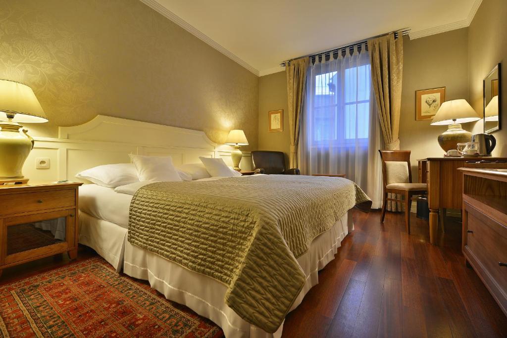 Двухместный (Классический двухместный номер с 1 кроватью и бесплатным мини-баром) отеля Marrol's Boutique Hotel, Братислава