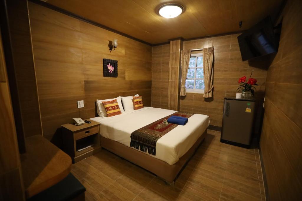 Двухместный (Улучшенный двухместный номер с 1 кроватью) хостела Thai Cozy House, Бангкок