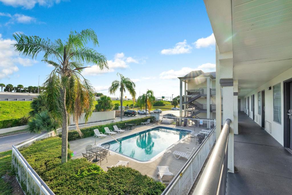 Quality Inn Near Orlando Airport Florida Mall