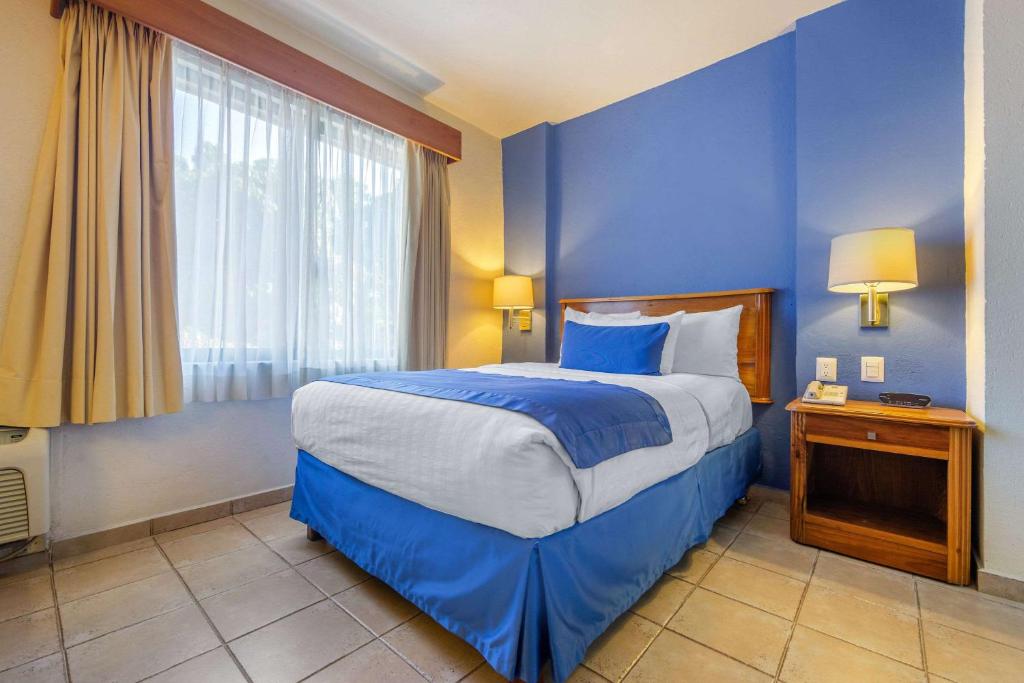 Двухместный (Стандартный двухместный номер с 1 кроватью — Для некурящих) отеля Comfort Inn Tampico, Тампико