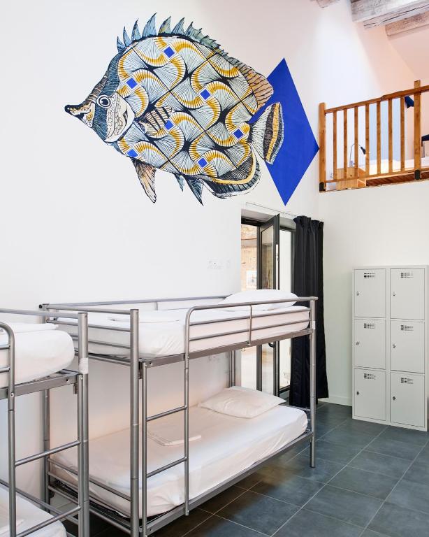 Номер (Кровать в общем 8-местном номере для мужчин и женщин) хостела Hostel Vertigo Vieux-Port, Марсель