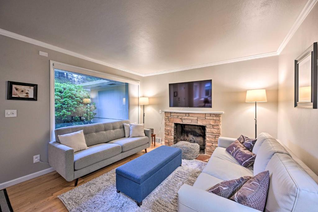 Pet-Friendly Seattle Home - 10 Mi to Downtown