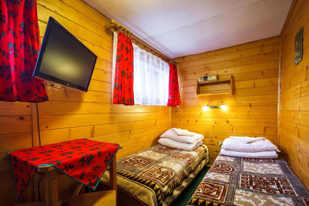 Двухместный (Двухместный номер с 2 отдельными кроватями и собственной ванной комнатой) курортного отеля OSW Moszczeniczanka, Закопане