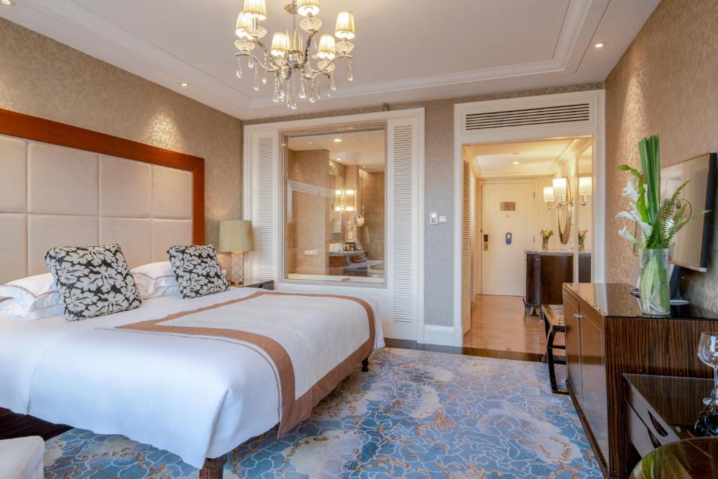 Двухместный (North Smart King Room) отеля Qingdao Seaview Garden Hotel, Циндао