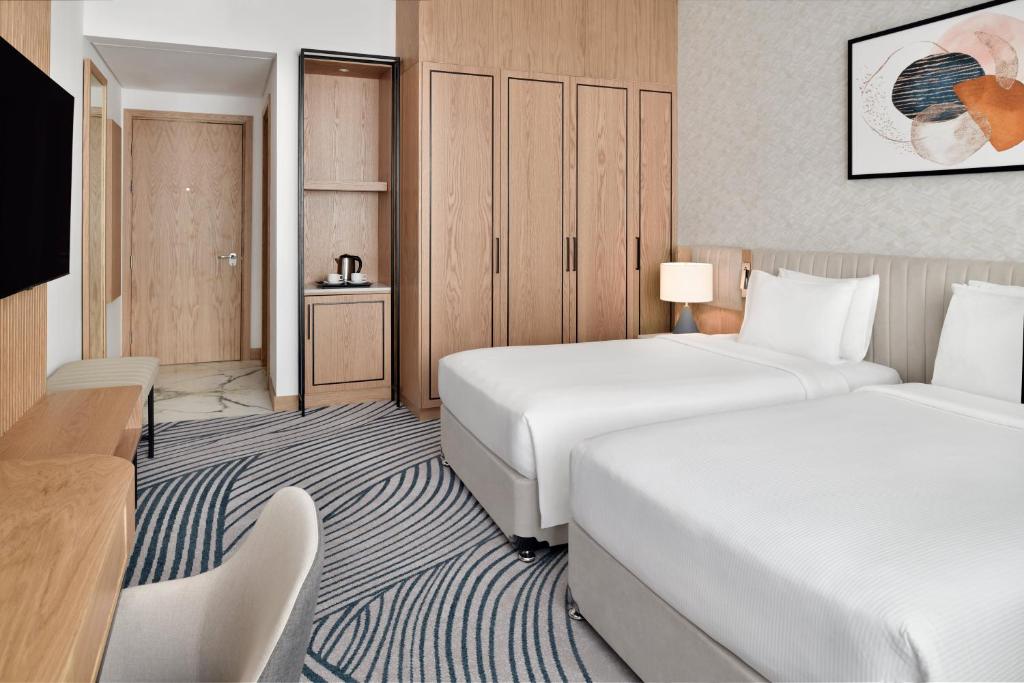 Двухместный (Двухместный номер «Премиум» с 2 отдельными кроватями — Для некурящих) отеля Ramada Jumeirah Hotel, Дубай
