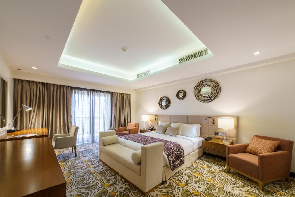 Сьюит (Улучшенный люкс) отеля Levatio Hotel Muscat, Маскат