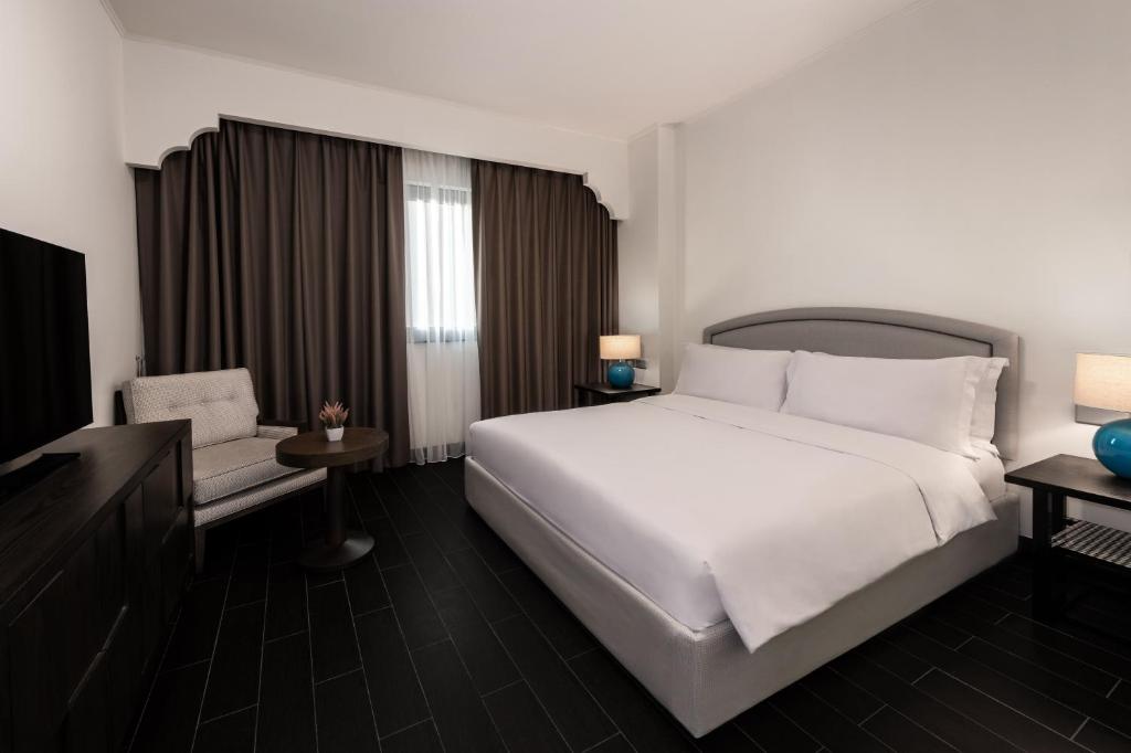 Апартаменты (Апартаменты с 1 спальней, бесплатный доступ в частный пляжный клуб) отеля Mövenpick Hotel Ibn Battuta Gate, Дубай