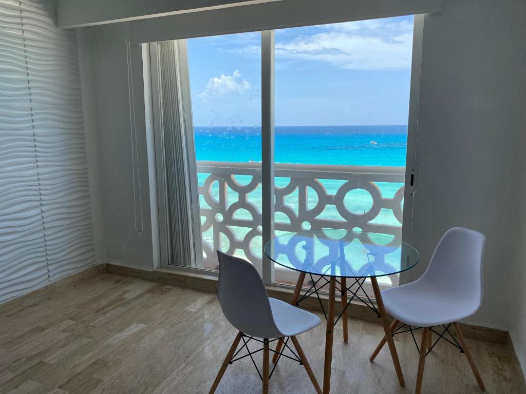 Апартаменты (Улучшенные апартаменты), Cancun Plaza Condo Apartment