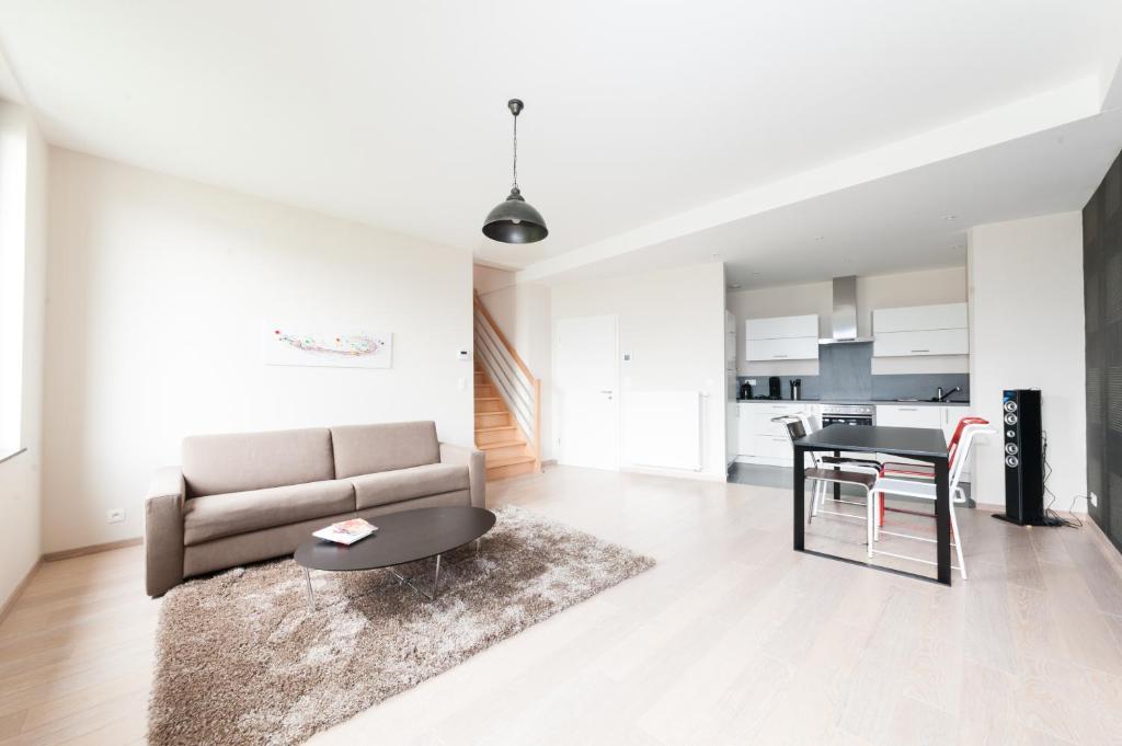 Апартаменты (Апартаменты с 2 спальнями и террасой) апартамента Smartflats Design - Opera, Льеж