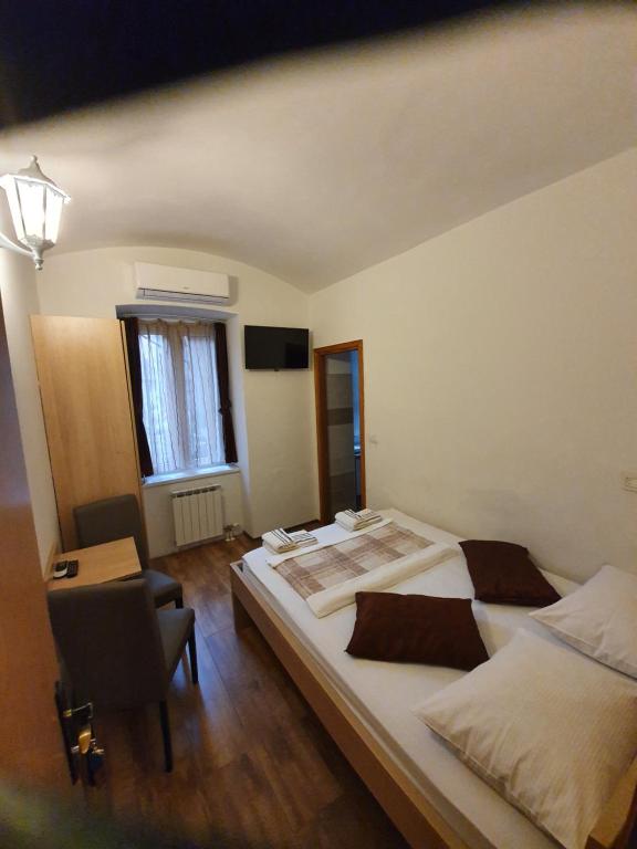 Двухместный (Номер с кроватью размера «king-size») гостевого дома Guesthouse BED 4 YOU, Загреб