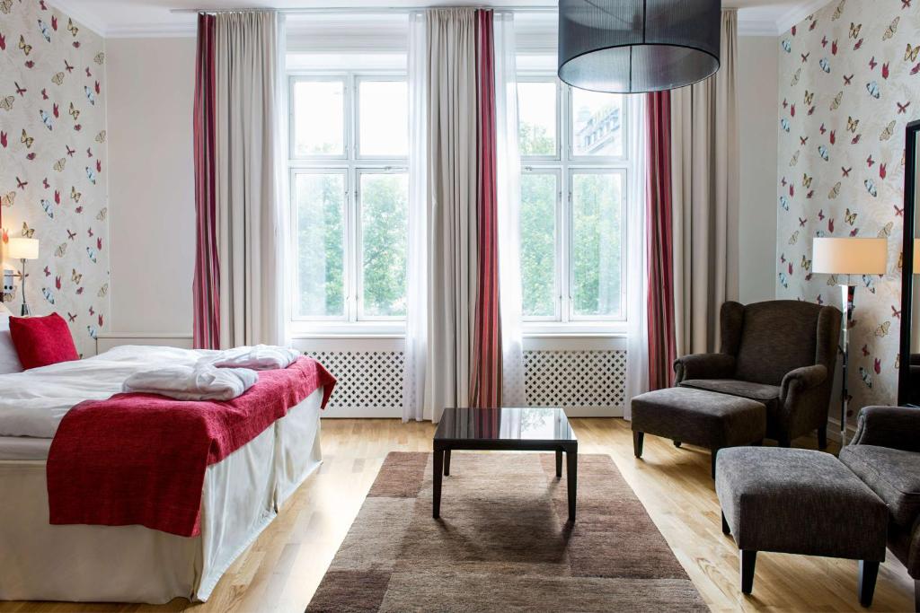 Двухместный (Улучшенный номер с кроватью размера «king-size») отеля Scandic Stortorget, Мальме