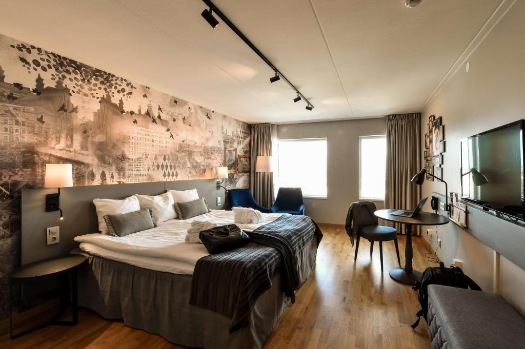 Двухместный (Улучшенный номер с кроватью размера «king-size») отеля Scandic Triangeln, Мальме