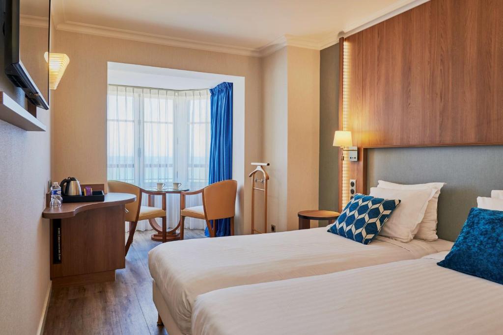 Двухместный (Двухместный номер с 2 отдельными кроватями и видом на море) отеля Best Western Alexandra, Сен-Мало