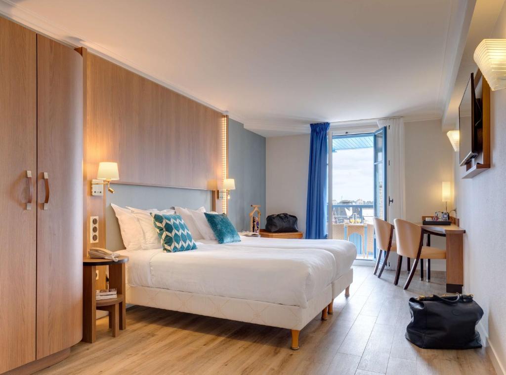 Двухместный (Двухместный номер с 2 отдельными кроватями и видом на город) отеля Best Western Alexandra, Сен-Мало