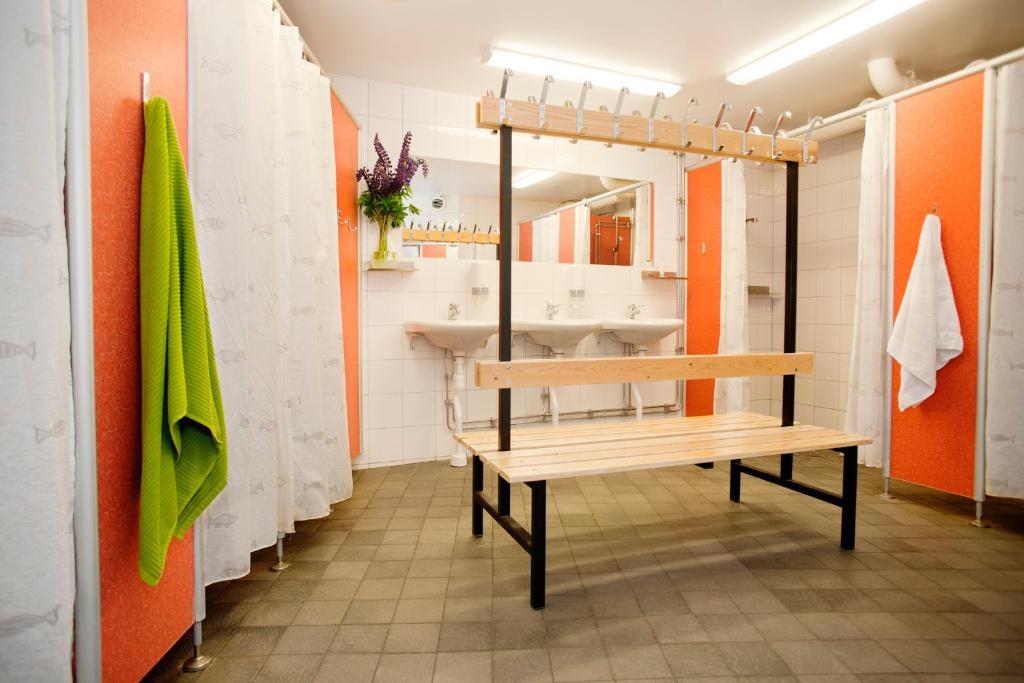 Номер (Кровать в общем 8-местном номере для мужчин и женщин) хостела STF Zinkensdamm Hostel, Стокгольм