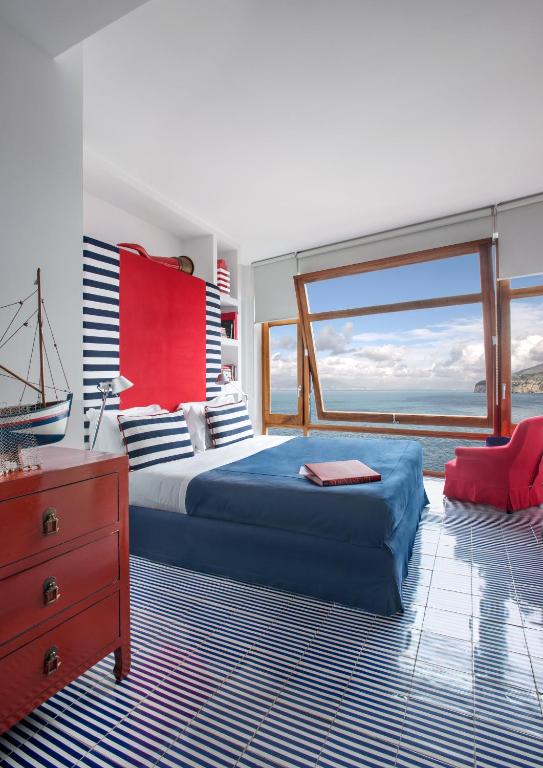 Двухместный (Классический двухместный номер с 1 кроватью и видом на море) отеля Maison La Minervetta, Сорренто