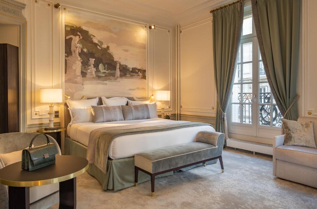 Двухместный (Улучшенный двухместный номер с 1 кроватью), Hôtel Champs Élysées Plaza