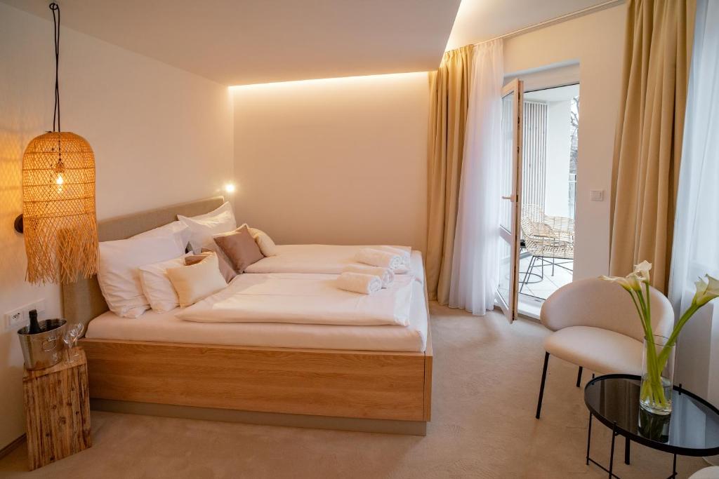 Двухместный (Улучшенный двухместный номер с 1 кроватью или 2 отдельными кроватями) отеля U Kaplicky, Писек