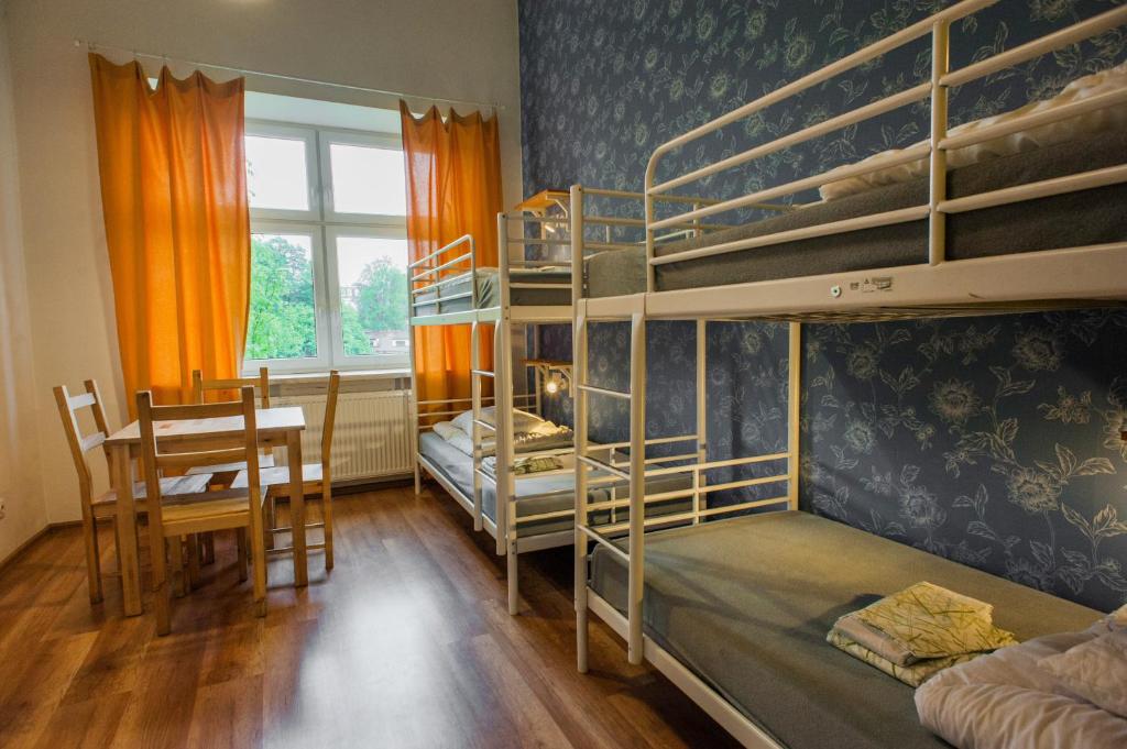 Семейный (Номер для 6 человек с собственной ванной комнатой), Atlantis Hostel