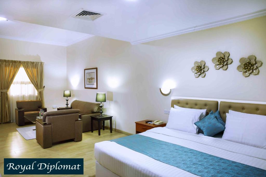 Двухместный (Улучшенный двухместный номер с 1 кроватью) отеля Al Seef Hotel, Шарджа
