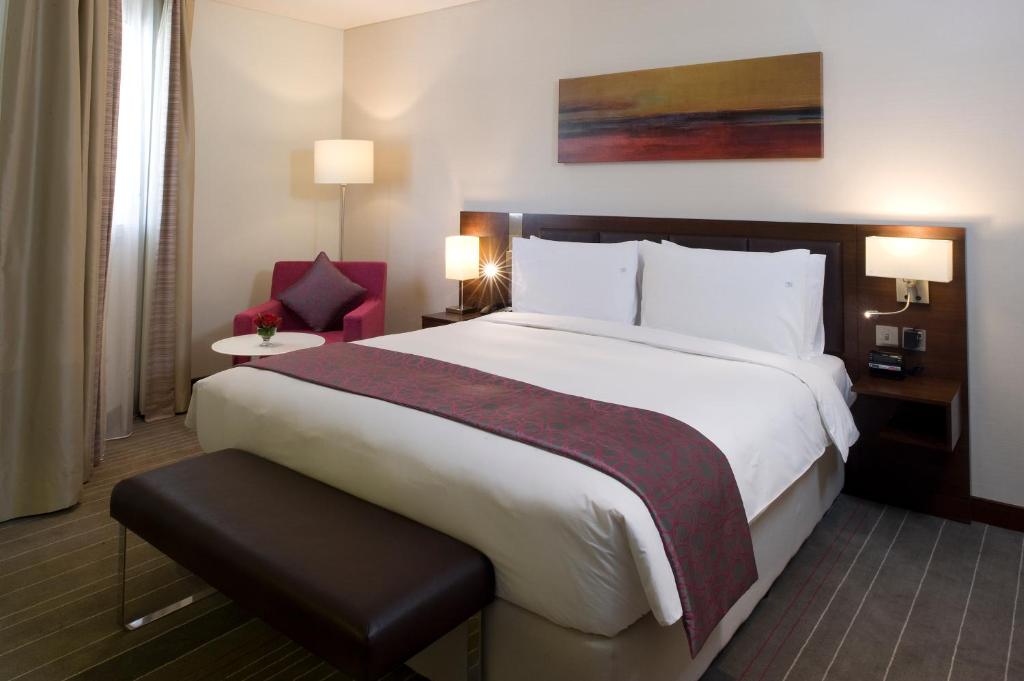 Двухместный (Стандартный номер с кроватью размера «king-size») отеля Holiday Inn AlSeeb Muscat, Маскат