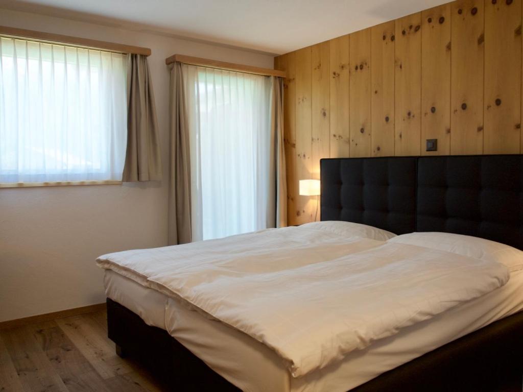 Двухместный (Улучшенный двухместный номер с 1 кроватью) отеля Hotel Saluver, Санкт-Мориц