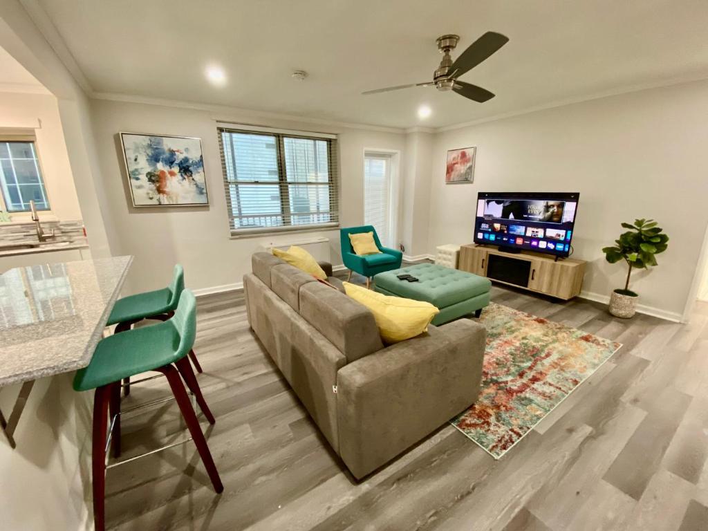 Modern Downtown 1BR Apt Near All Major Attractions & Businesses