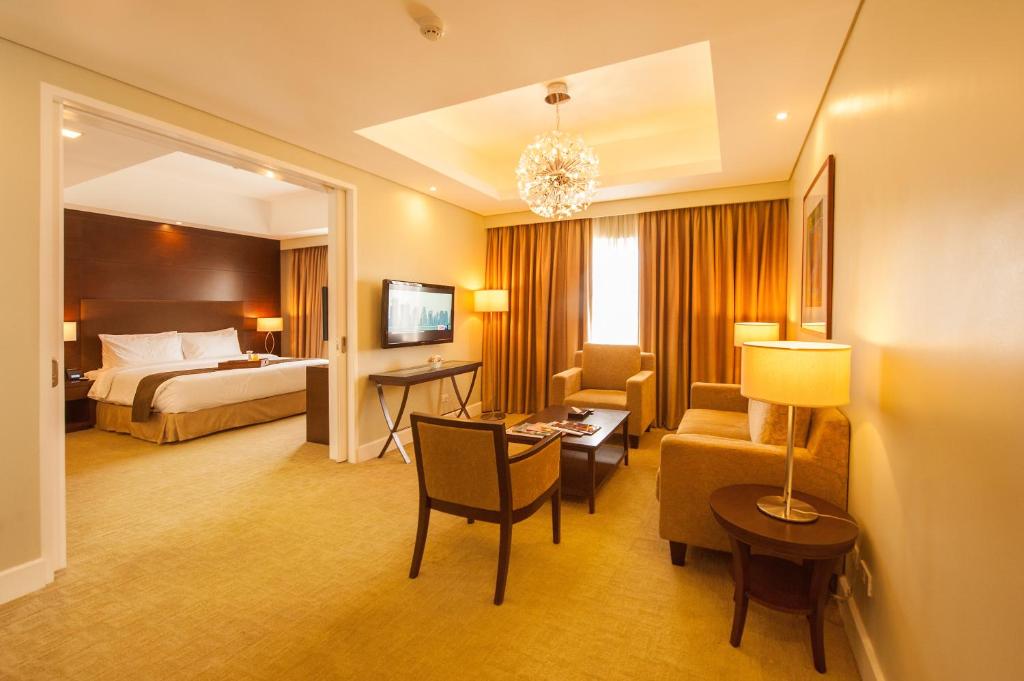 Сьюит (Executive Suite - Quarantine Package) отеля Harolds Hotel, Себу