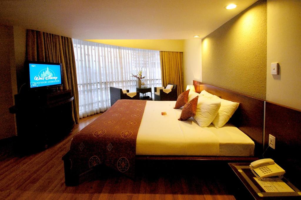 Двухместный (Номер Делюкс с кроватью размера «queen-size») отеля Asia Paradise Hotel, Нячанг
