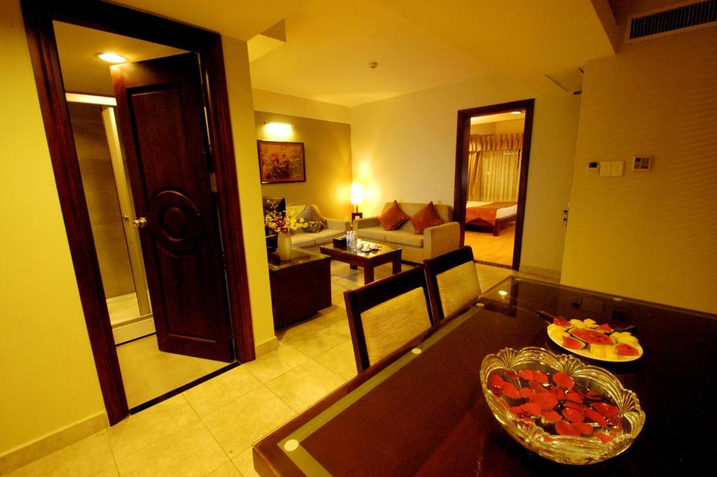 Апартаменты (Апартаменты с 2 спальнями) отеля Asia Paradise Hotel, Нячанг