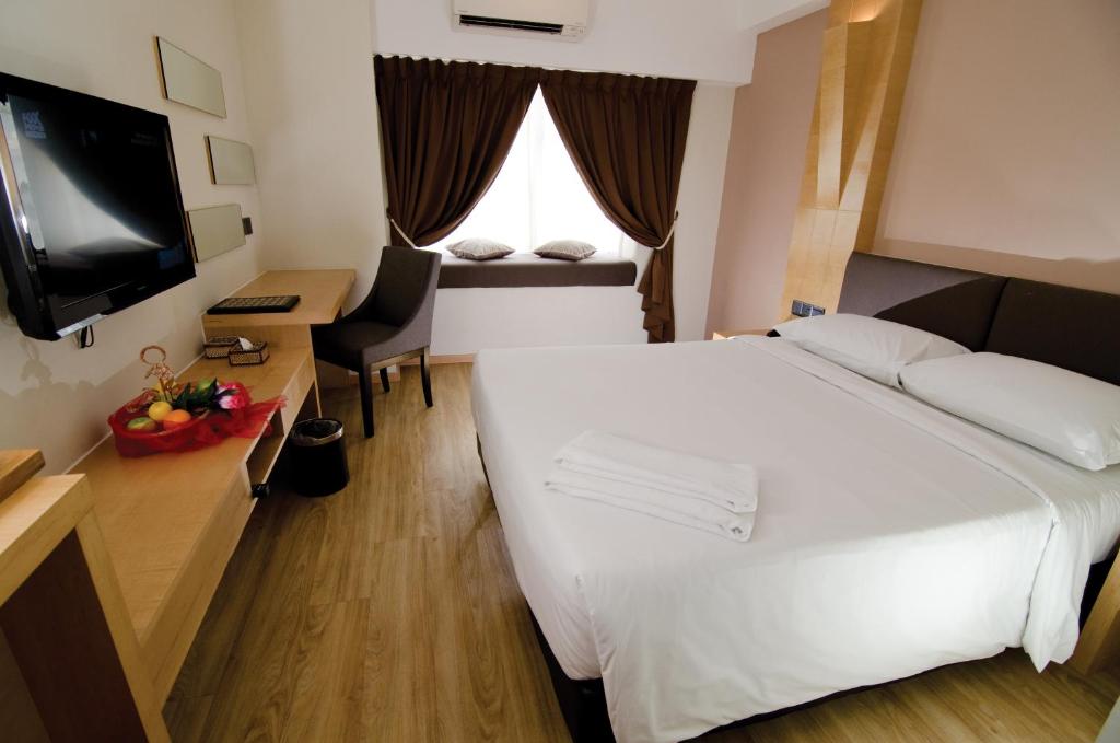 Двухместный (Стандартный двухместный номер с 1 кроватью) отеля C'haya Hotel, Кота-Кинабалу