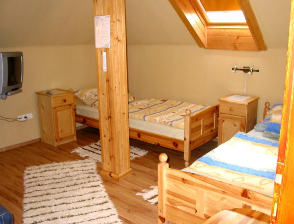 Двухместный (Стандартный двухместный номер с 2 отдельными кроватями) гостевого дома Tavi-fészek Fogadó, Вац