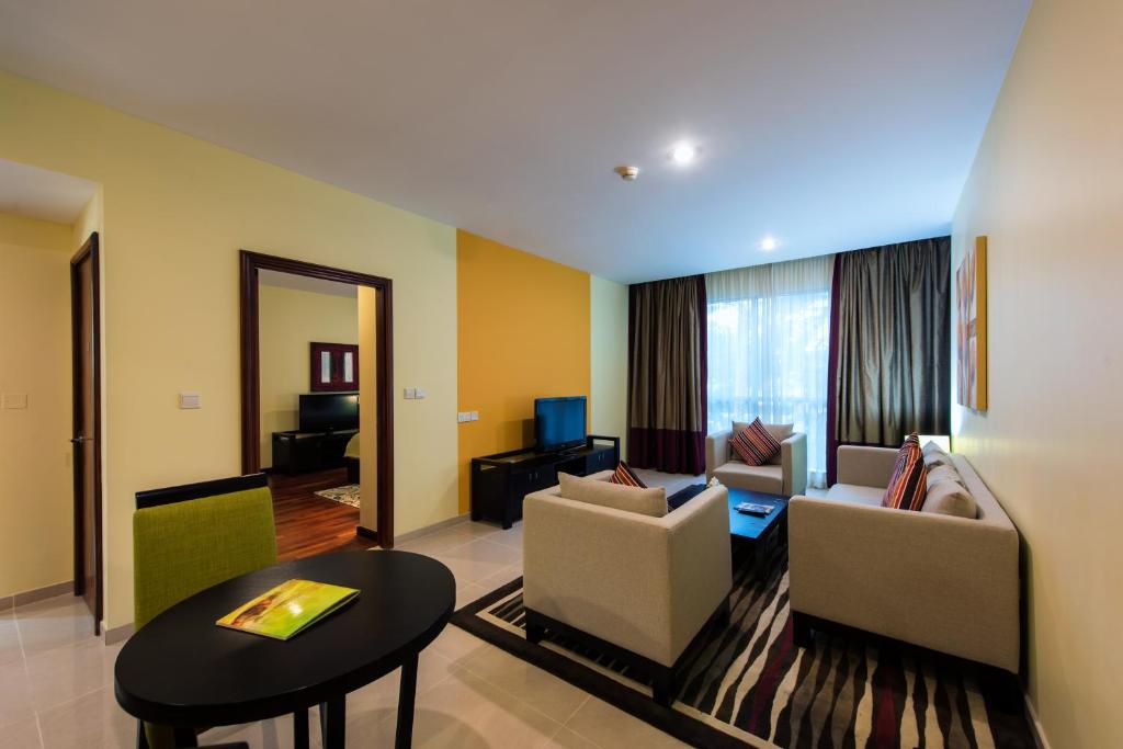 Двухместный (Номер с 1 спальней, подходит для гостей с ограниченными возможностями здоровья) апарт-отеля Ramada Downtown Dubai, Дубай