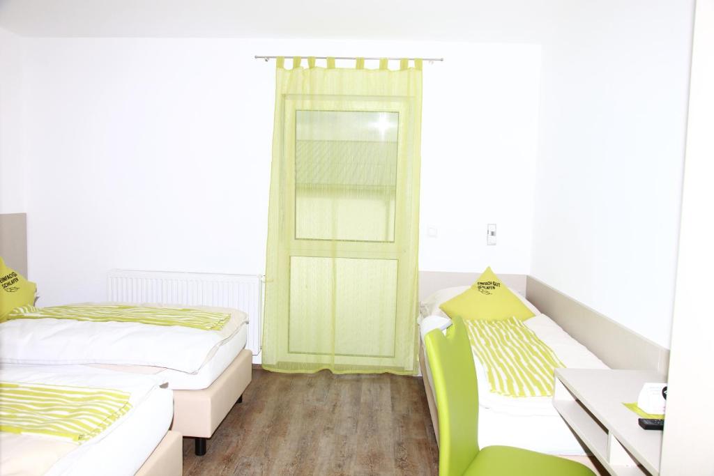 Двухместный (Двухместный номер «Комфорт» с 2 отдельными кроватями) мотеля Smart Motel, Гарс-ам-Камп