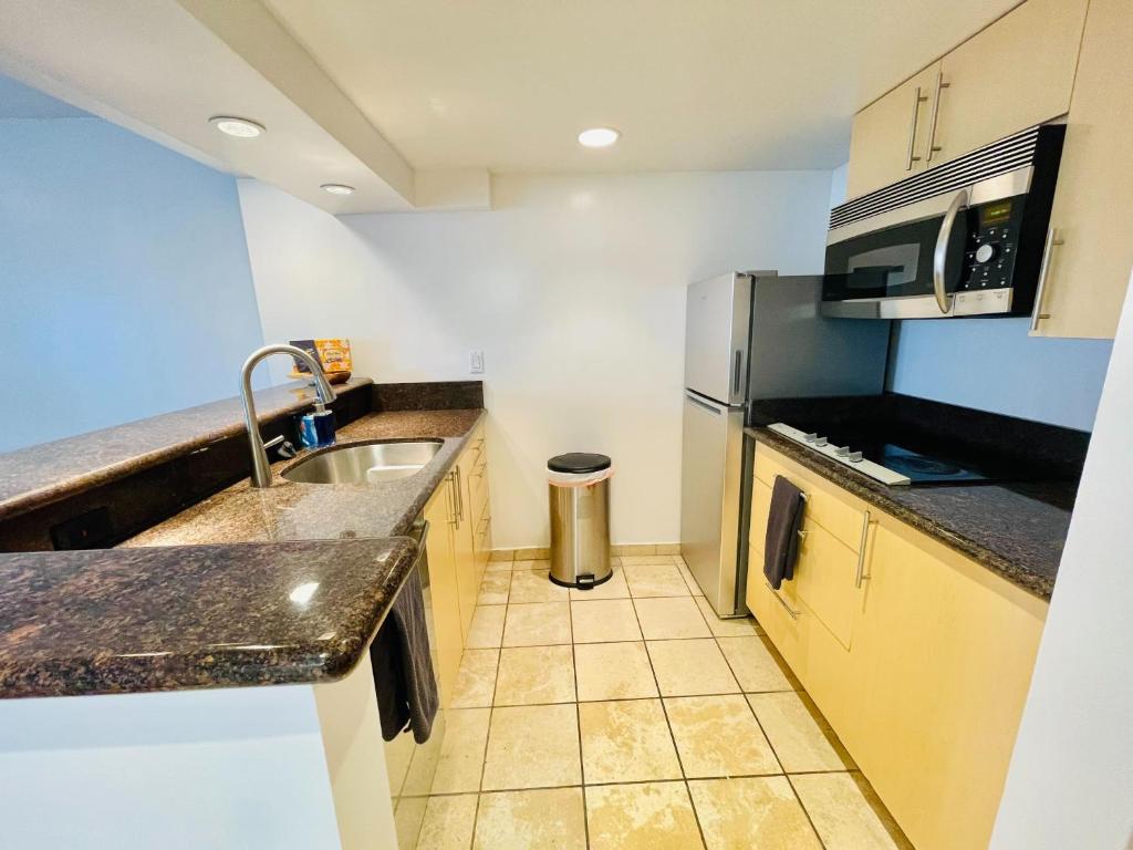 Студио (Номер-студия с видом на горы), Ilikai Hotel Condominiums