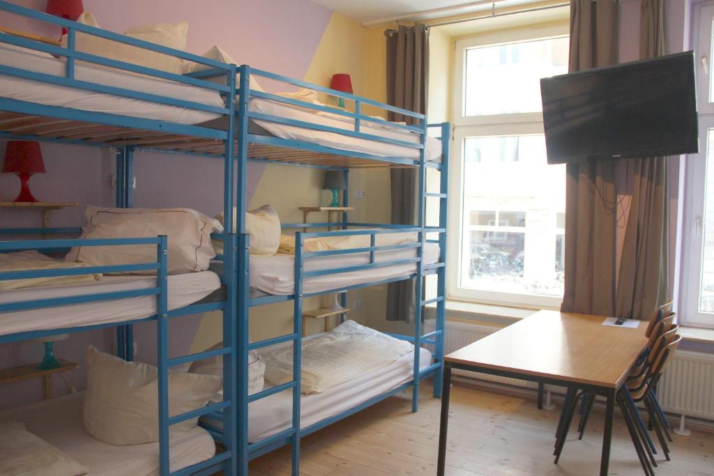 Номер (Номер с 9 кроватями), Buch-Ein-Bett Hostel