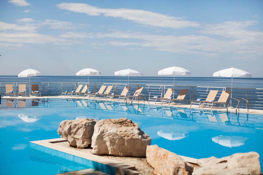 Двухместный (Специальное весеннее предложение - Улучшенный двухместный номер с 1 кроватью, видом на море, балконом и планом питания «полупансион») отеля Hotel Dubrovnik Palace, Дубровник