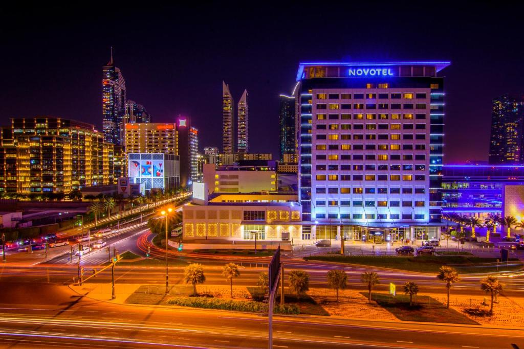 Отель Novotel World Trade Centre Dubai, Дубай