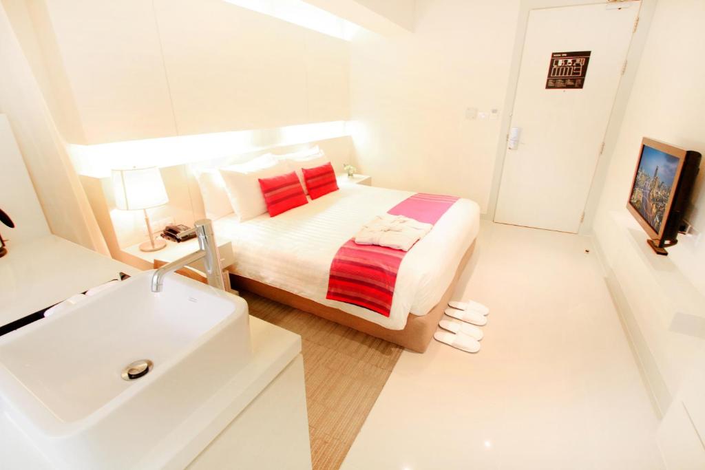 Двухместный (Номер «Премьер» с кроватью размера «king-size») отеля Aspira Hiptique Sukhumvit 13, Бангкок