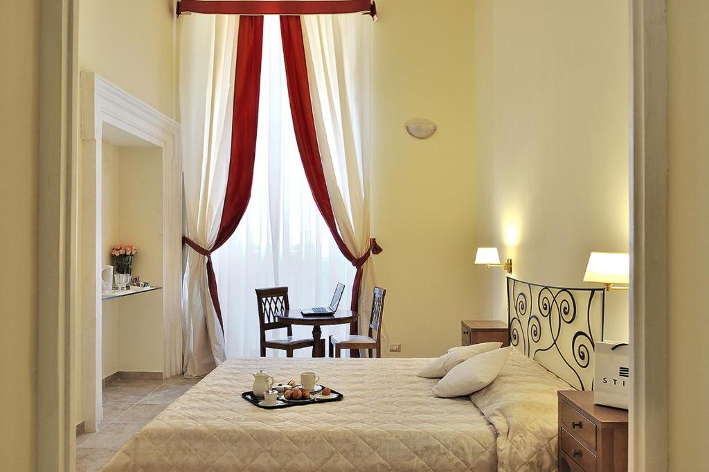 Двухместный (Улучшенный двухместный номер с 1 кроватью) отеля Hotel Le Clarisse al Pantheon, Рим