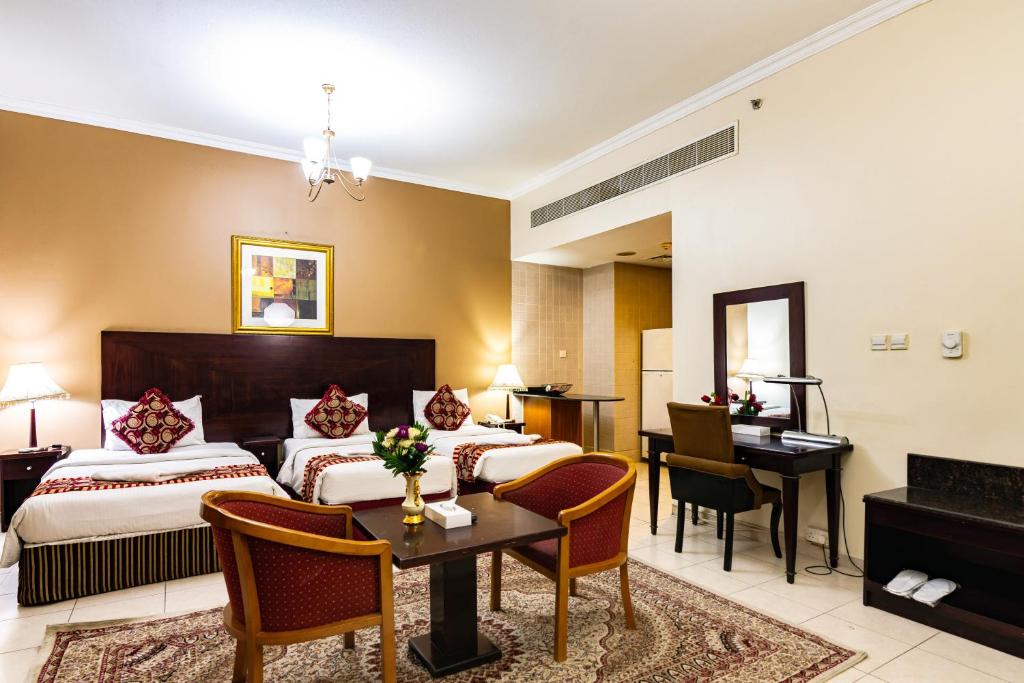 Студио (Стандартный трехместный номер-студия), Апарт-отель Icon Hotel Apartments