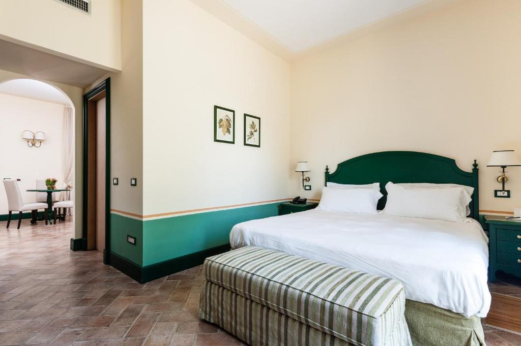 Сьюит (Полулюкс) отеля Alla Corte Delle Terme Resort, Витербо