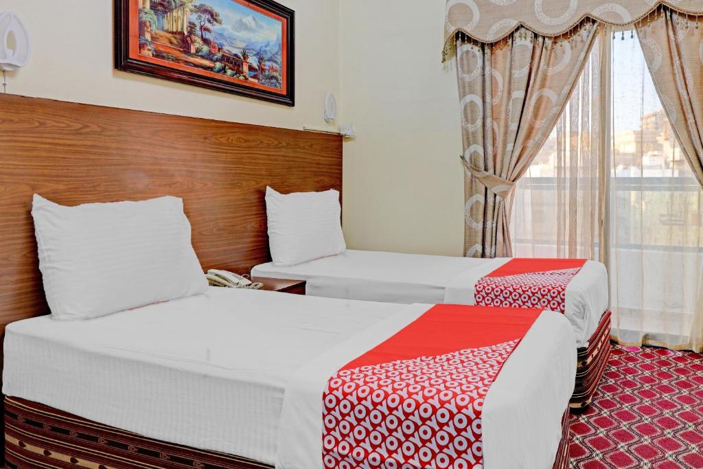 Четырехместный (Четырехместный номер) отеля Alarraf Hotel, Дубай