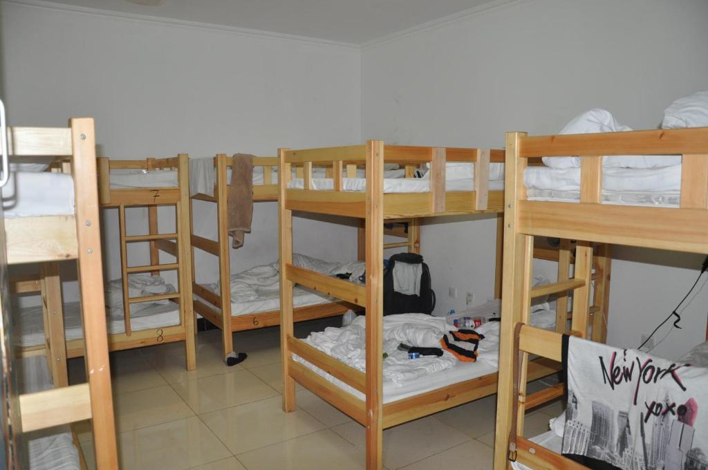 Семейный (Basic Family Room (5 Adults)-only for China mainland citizens with Chinese ID card), Three Legged Frog Hostel