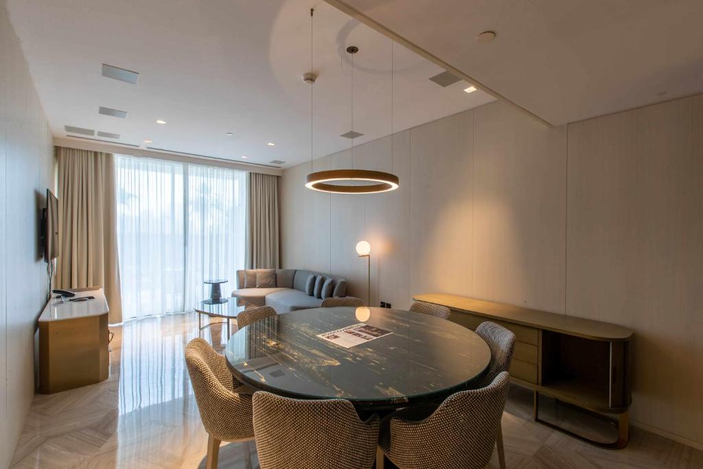 Апартаменты (Резиденция с 2 спальнями) курортного отеля Five Palm Jumeirah Dubai, Дубай