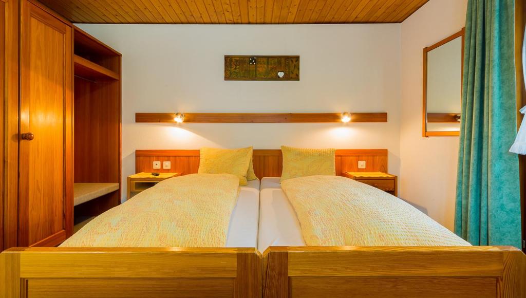 Двухместный (Двухместный номер с 1 кроватью и балконом) отеля Hotel Joopi, Локарно