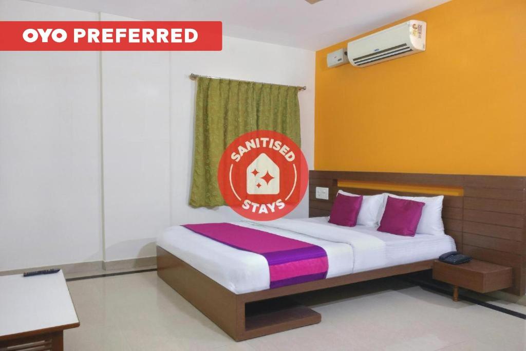 OYO 9151 Hotel Sri Sai Comforts