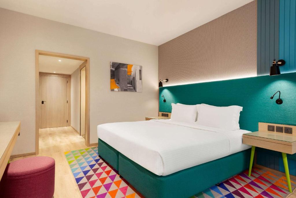 Отель The Country Club Hotel Dubai