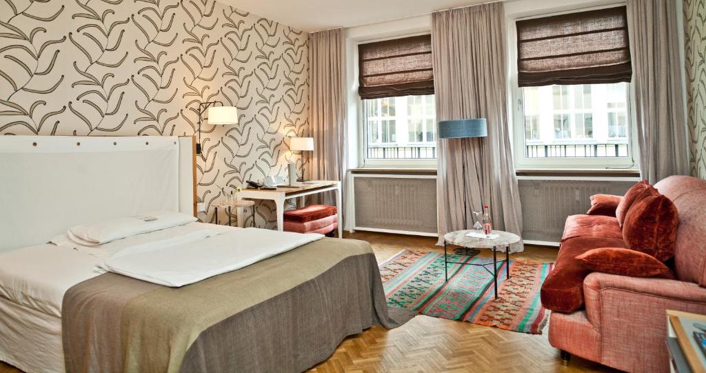 Одноместный (Двухместный номер Делюкс с 1 кроватью и одноместным размещением) отеля CORTIINA Hotel, Мюнхен